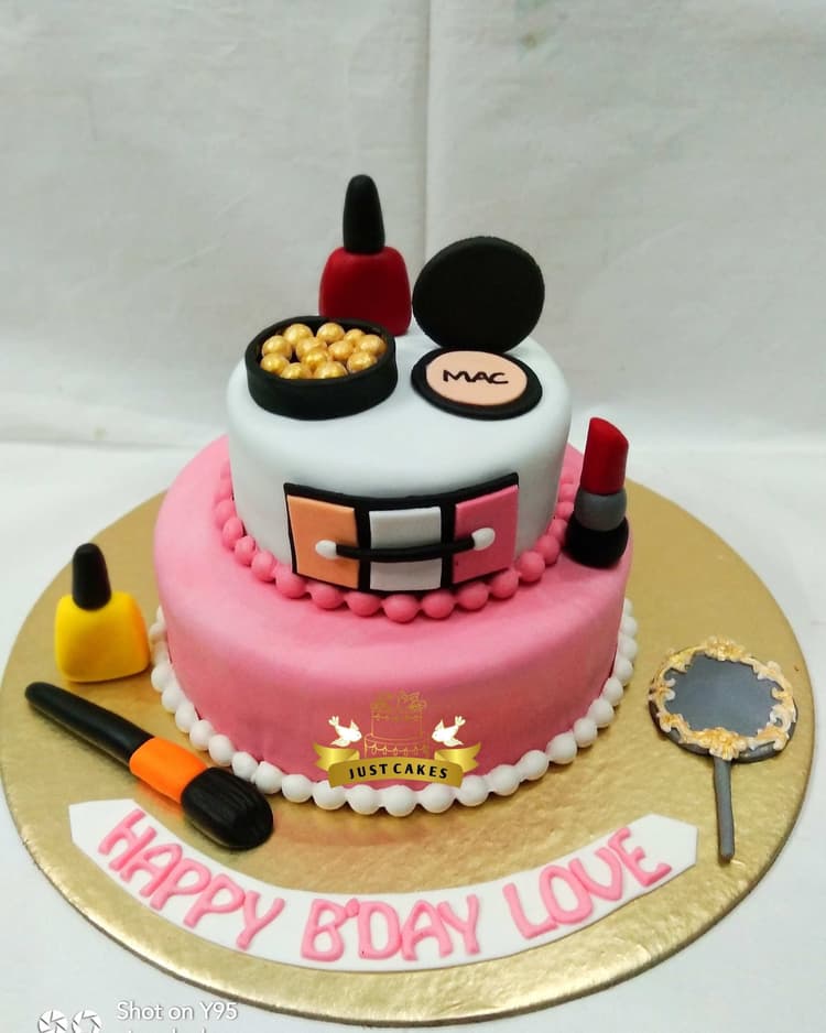 JUST CAKES image 4